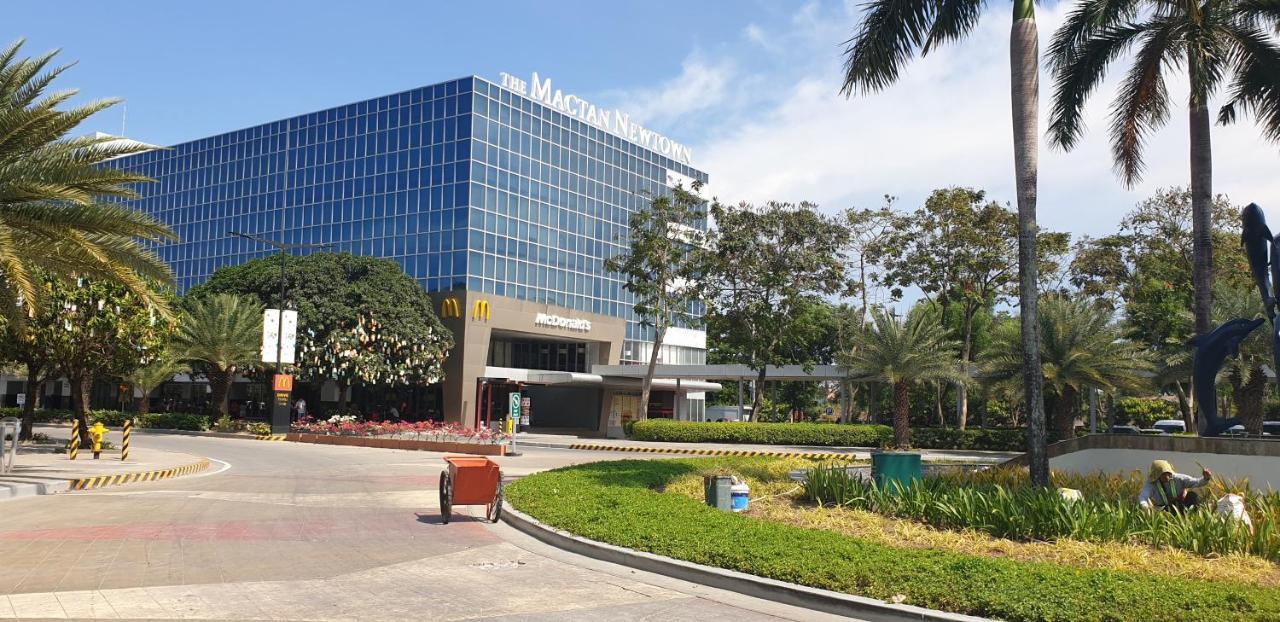 Mactan Newtown Condo With Garden And Ocean View 8Newtown Blvd Μακτάν Εξωτερικό φωτογραφία